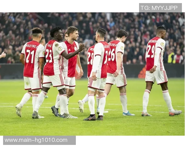 阿贾克斯荷甲表现强劲却在欧冠遭遇惨败排名倒数第二 阿贾克斯荷甲表现强劲却在欧冠遭遇惨败排名倒数第二